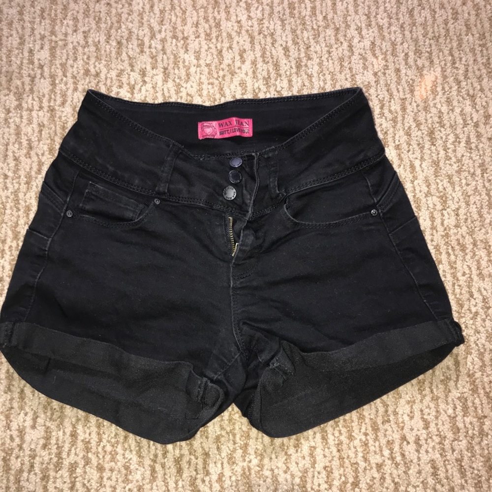 BLACK JEAN SHORTS